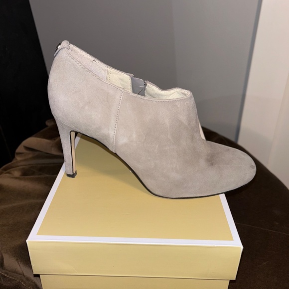 Michael Kors Sammy Ankle Boot - Picture 3 of 5